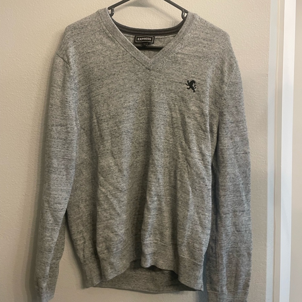 5 Express Men’s V Neck Sweaters